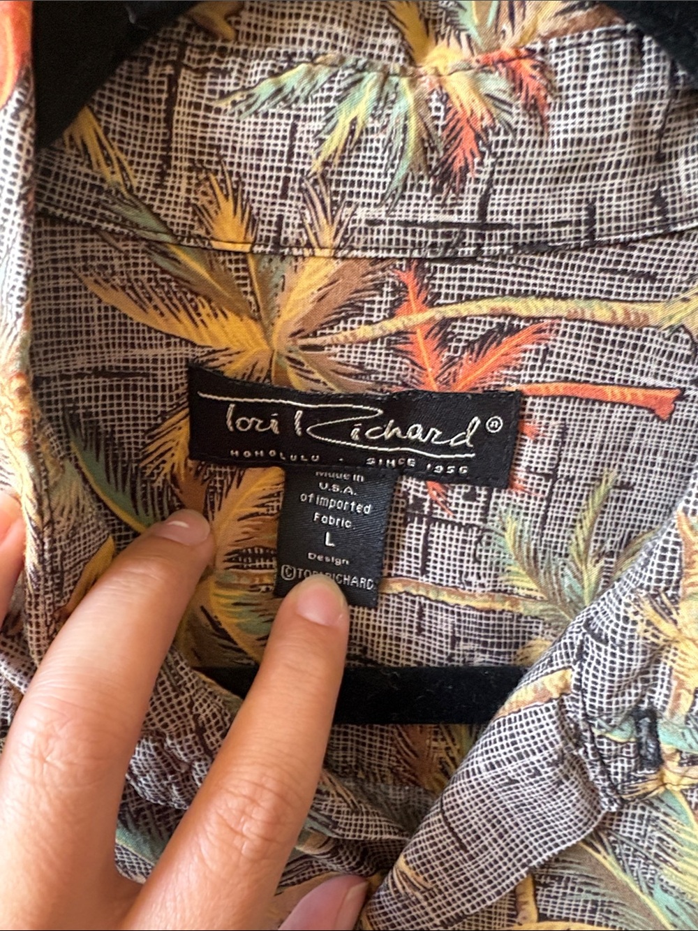 Vintage Tori Richard Gray Palm Tree Print Short-Sleeve Hawaiian Aloha Shirt - Picture 3 of 6